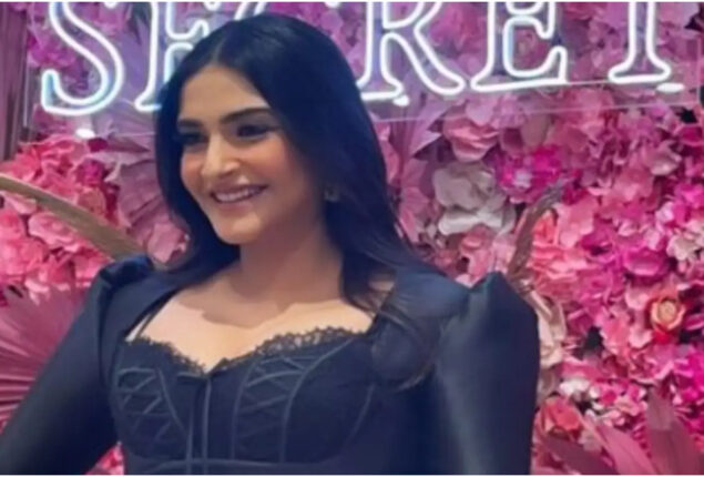 Sonam Kapoor beautiful and Stunning pictures from store