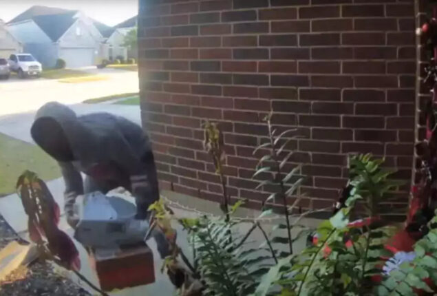 Texas thieves return stolen gifts