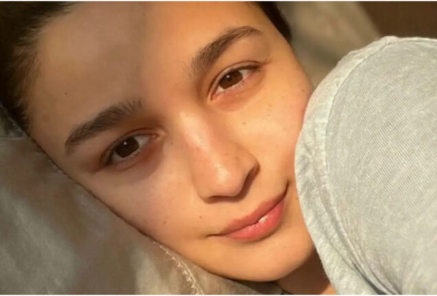 Alia Bhatt is back with a new “sunshine selfie”, looks beautiful