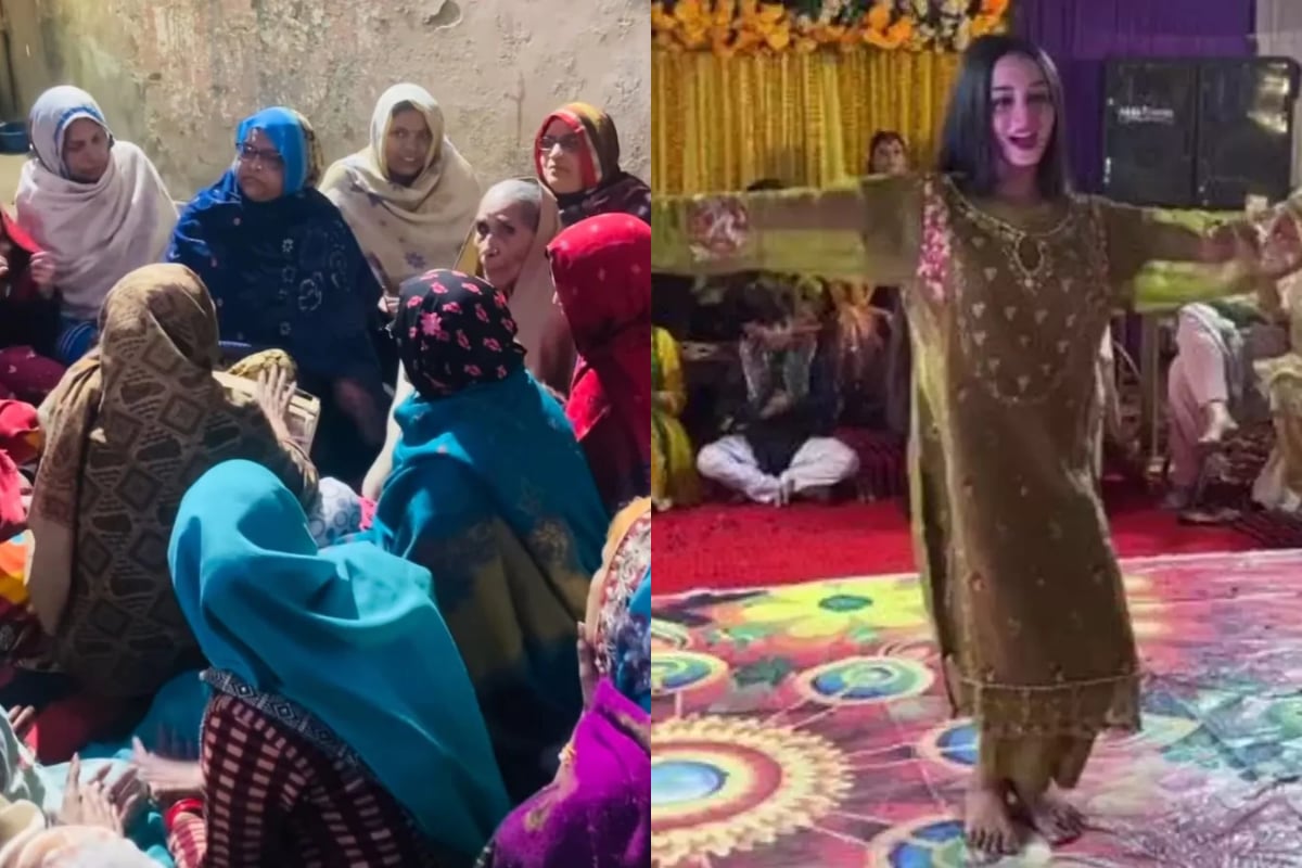 Women singing Lata Mangeshkar