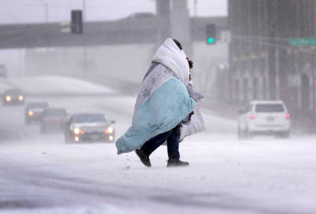 US government declared emergency in several states amid Strom