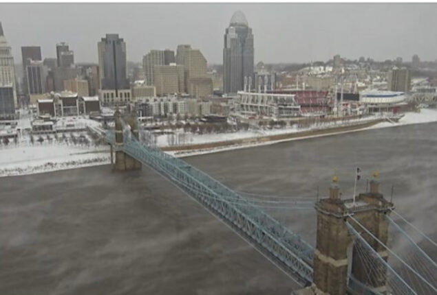 Icy blast hits 250 millions Americans and Canadians