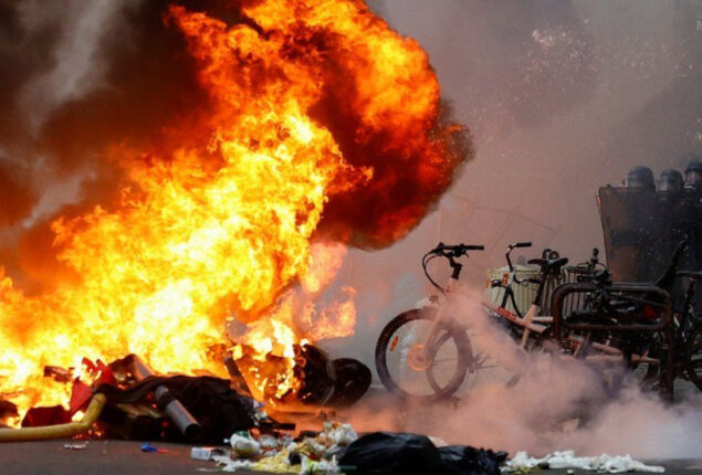 Protests starts after deadly attack on Kurds in Paris