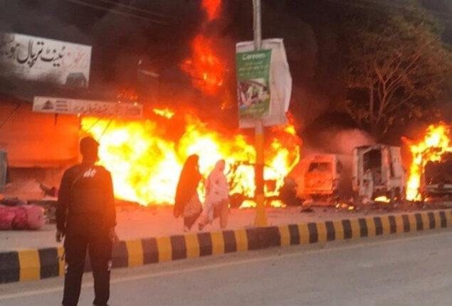 Four people injured in roadside bomb blast in Quetta