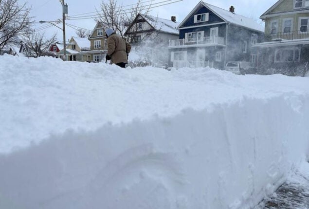 US winter storm leaves at least 37 dead nationwide