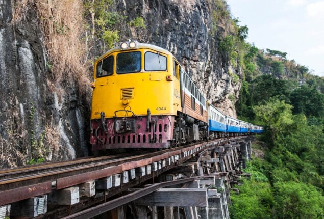 Thai railway accident kills Irish tourist