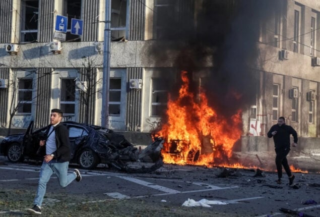 Residents of Kyiv defy Russian missile attack