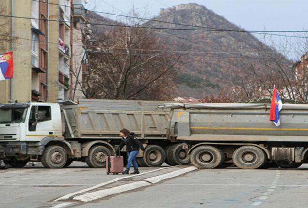 Serbs agrees to take down barricades after talks