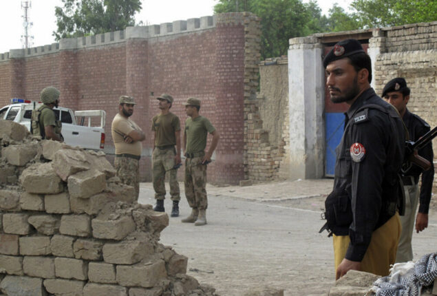 Three policemen injured in exchange of firing with terrorists in DI Khan