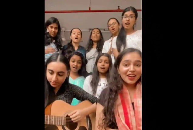 Women singing lovely mashup song: Viral Video