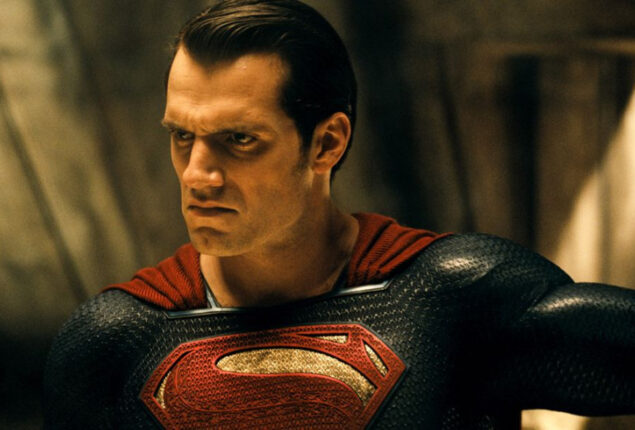 Henry Cavill officially back as Superman in “Man of Steel 2”
