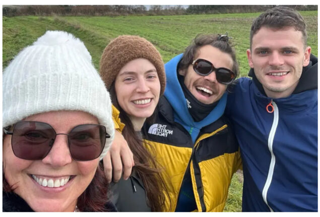 Harry Styles spends Christmas with his mom