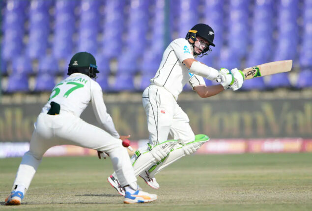 PAK vs NZ: Pakistan search for wickets while New Zealand makes steady progress