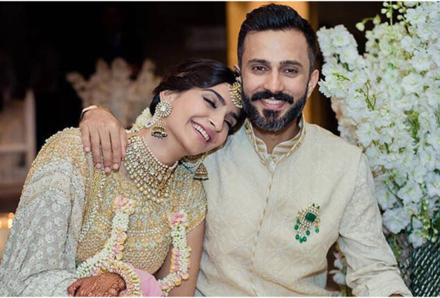 Sonam Kapoor reacts as Anand Ahuja takes Vayu for morning walk