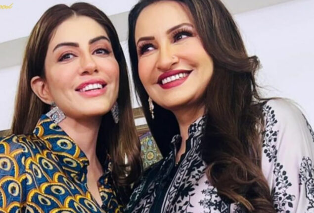 Sadia Faisal shares a message in support of her mom Saba Faisal