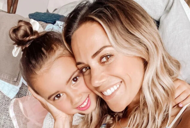 Jana Kramer and Daughter Jolie spends a fun girls night