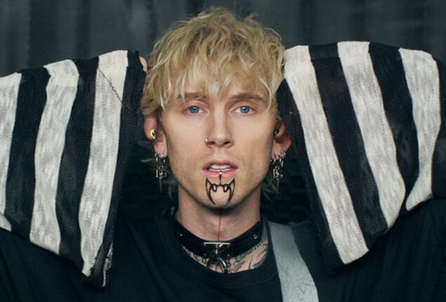 Machine Gun Kelly picture with his mother and daughter