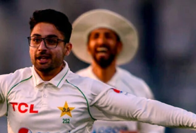 PAK vs ENG: Nauman Ali and Abrar Ahmed grabbed 3 wickets on day two