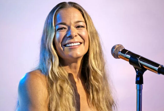 LeAnn Rimes Reschedules Concerts Due to Vocal Cord Bleed