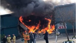 Massive fire breaks out in a Moscow suburb shopping centre