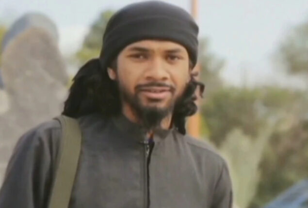 Alleged Islamic State recruiter handed over to Australia
