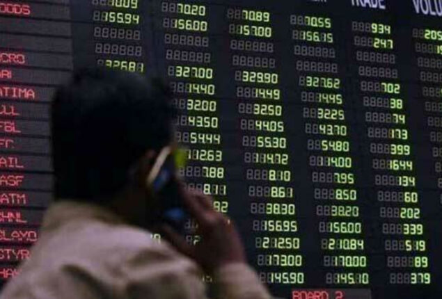 Pakistan bourse closes in red over economic instability, rollover week