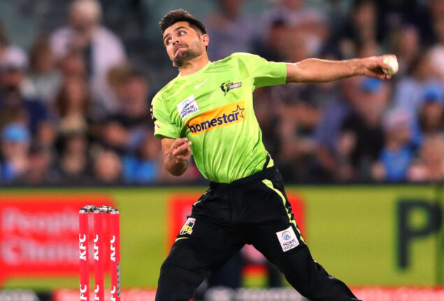 Sydney Thunder dismiss Fazalhaq Farooqi