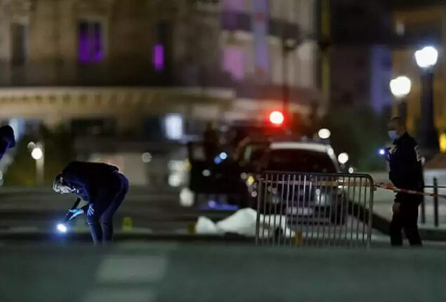 Three killed, several injured in downtown Paris gunfire