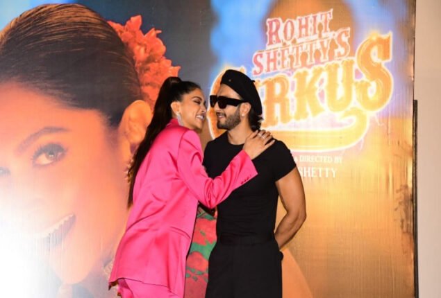 Ranveer Singh, Deepika Padukone funny danced at song launch