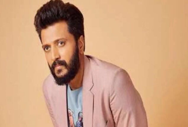 Riteish Deshmukh apologizes as paps claims his team misbehaved