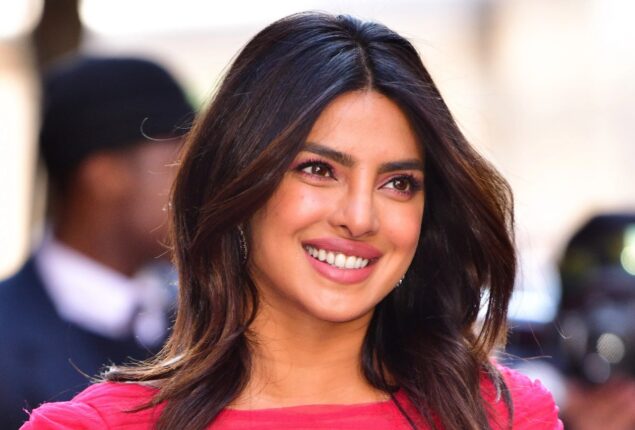 Priyanka Chopra and Nick Jonas take daughter Malti to aquarium, see photo
