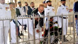 President Arif Alvi visits mausoleum of Quaid, pays tribute