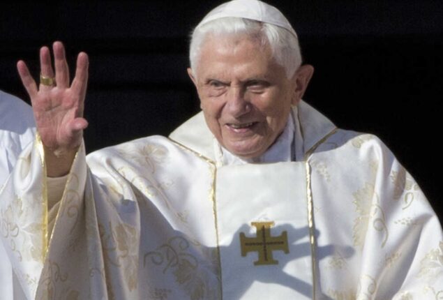President, PM, FM condole demise of Pope Benedict
