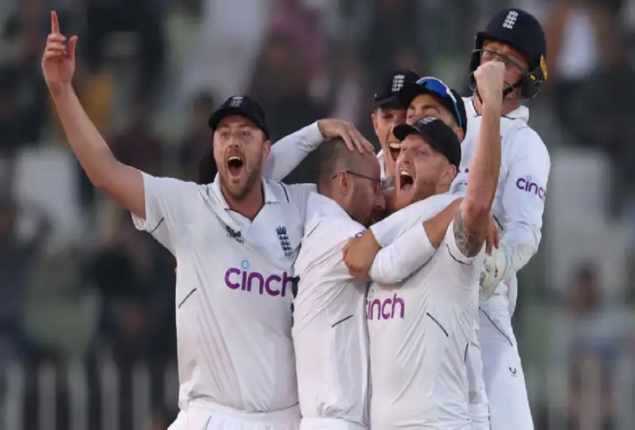 ‘Barmy Army’ inject hysterical energy to England’s eagerly anticipated trip of Pakistan