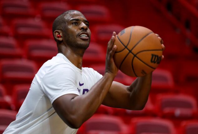 Chris Paul plays in the Celtics' blowout after a 14-game layoff.