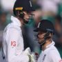 English lead against Pakistan, thanks to Duckett and Crawley