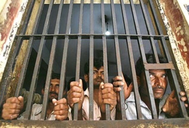 Pakistan, India to exchange list of prisoners, nuclear installations