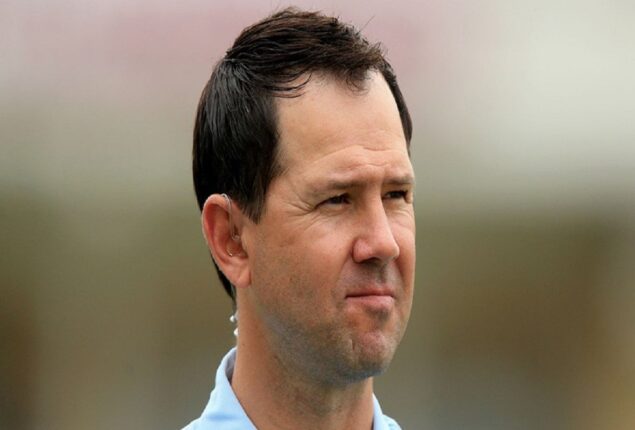 Ricky Ponting returns to commentary booth with “sharp” chest pain