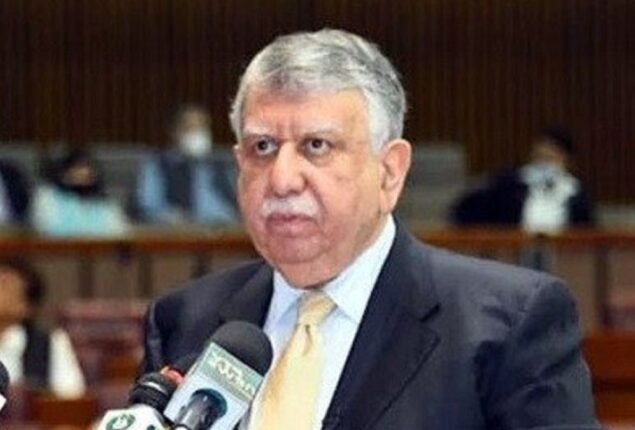 Shaukat Tarin says shortage of dollars biggest Pakistani issue at the moment