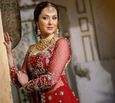 Hania Aamir new photo makes round on social media