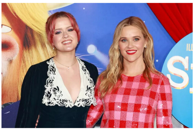 Reese Witherspoon twinned with daughter Ava Phillippe