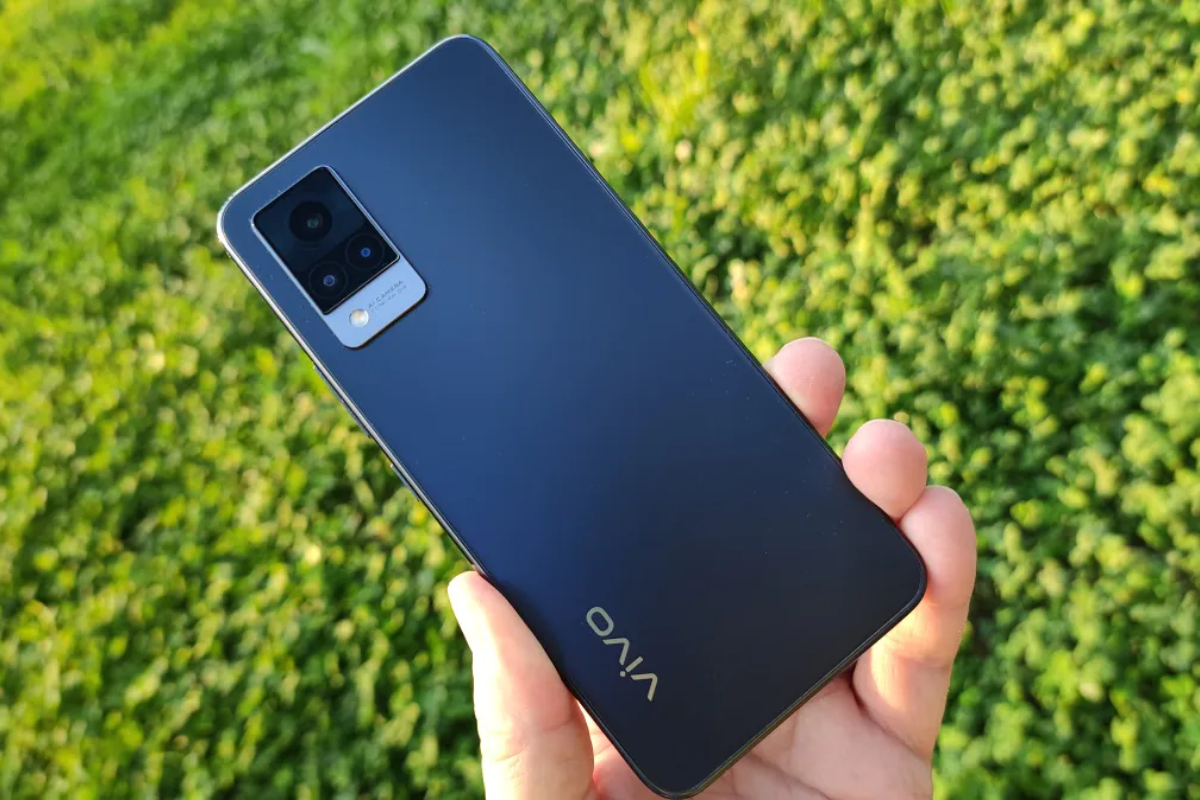 Vivo V21