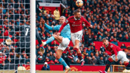Manchester United defeated Manchester City by 2-1