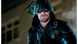 Stephen Amell Returning as Green Arrow for Final Season of ‘The Flash’