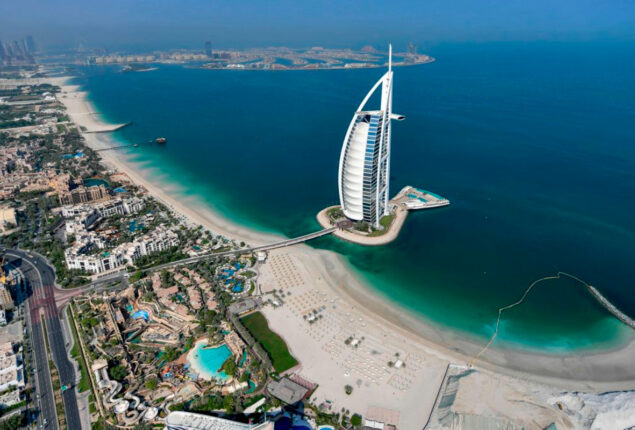 Dubai drops 30 percent tax on alcohol to woo tourists