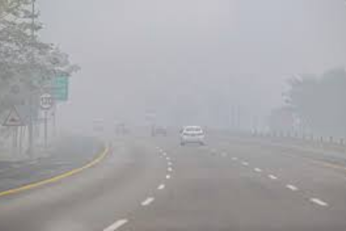 Motorway sections shut down as fog blankets parts of Punjab