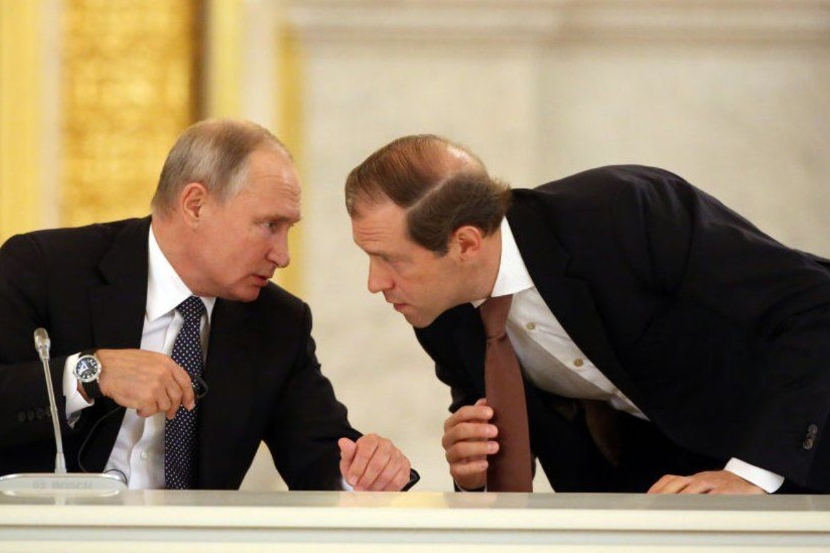 Vladimir Putin scolds Denis Manturov