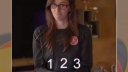 Old video of women performing mind-blowing juggling tricks