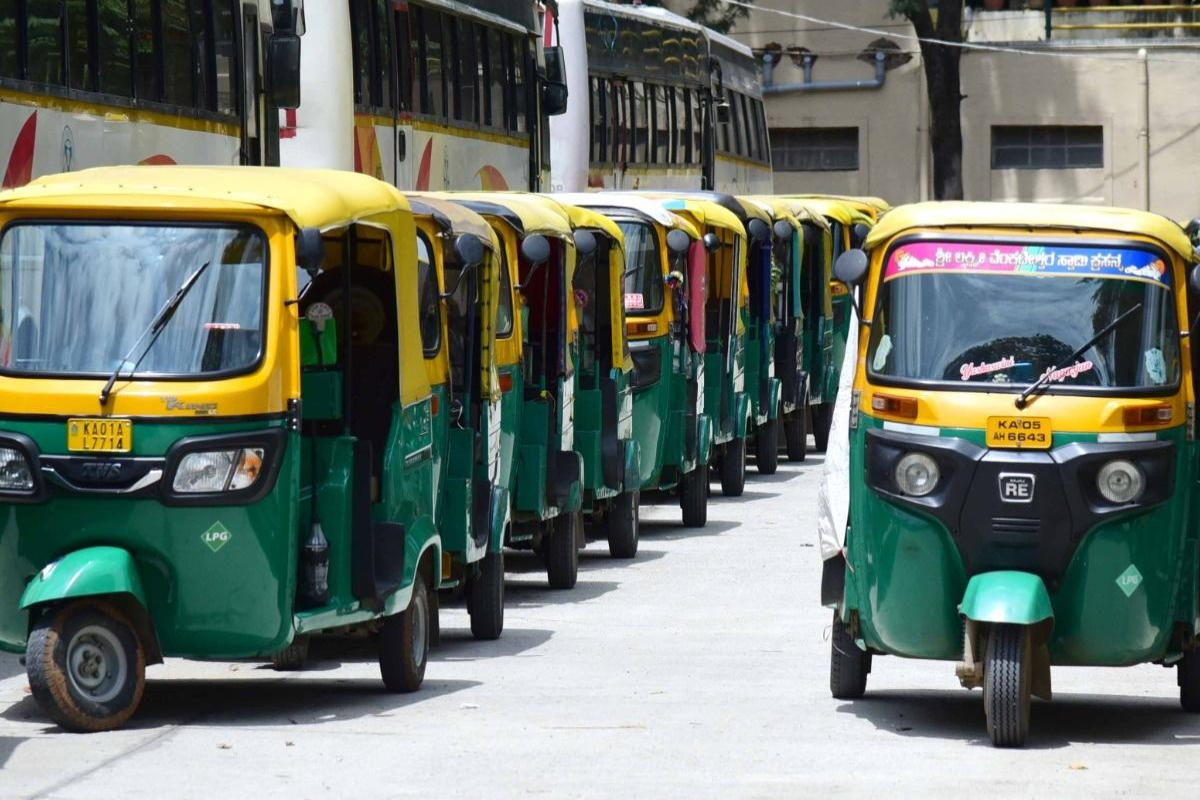 Reverse rickshaw competition