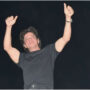 Shah Rukh Khan thanked his fans outside Mannat